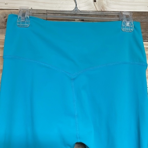 Zenana size XL teal color no seam butt lifting leggings - Picture 4 of 5